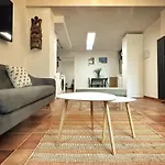 El Tujo Apartment *