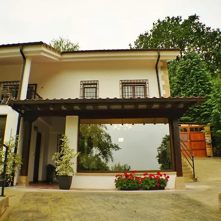 El Tujo Apartment *